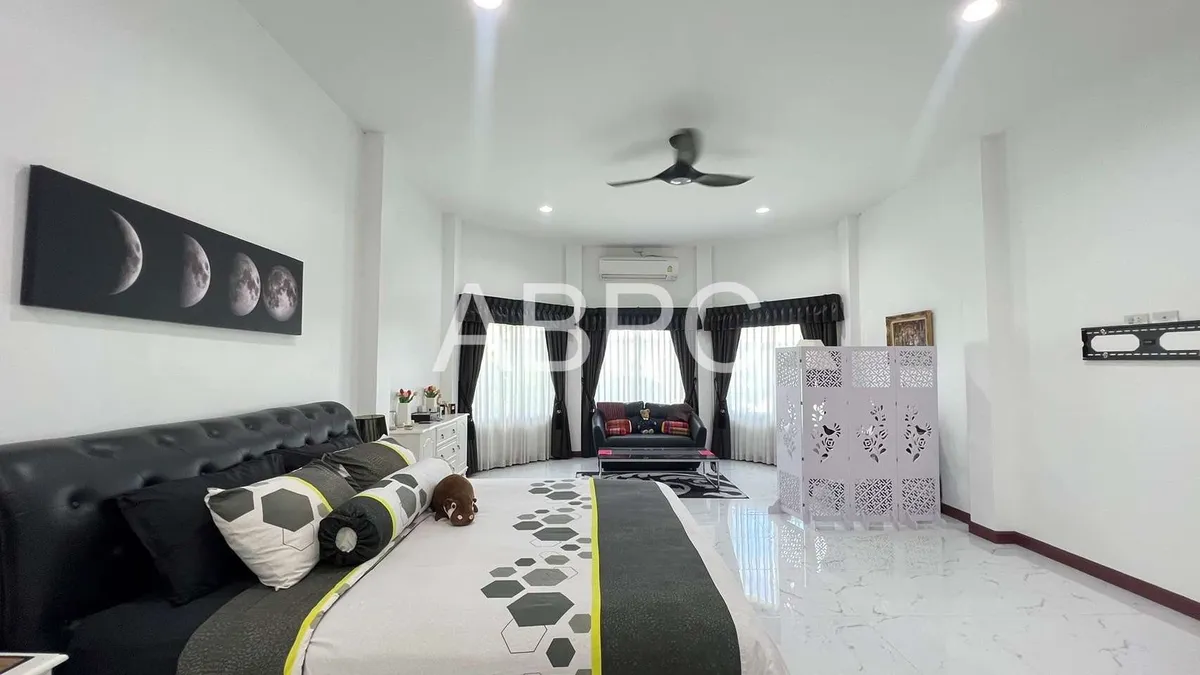 Spacious 4 Bedroom house with Private pool for Sale photo 16