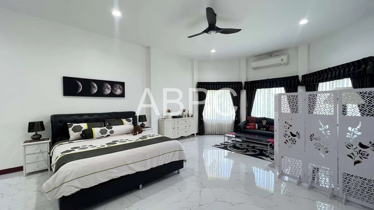 Spacious 4 Bedroom house with Private pool for Sale photo 17