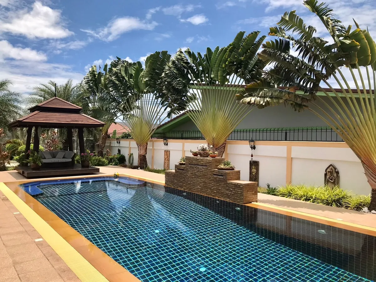 Spacious 4 Bedroom house with Private pool for Sale photo 18