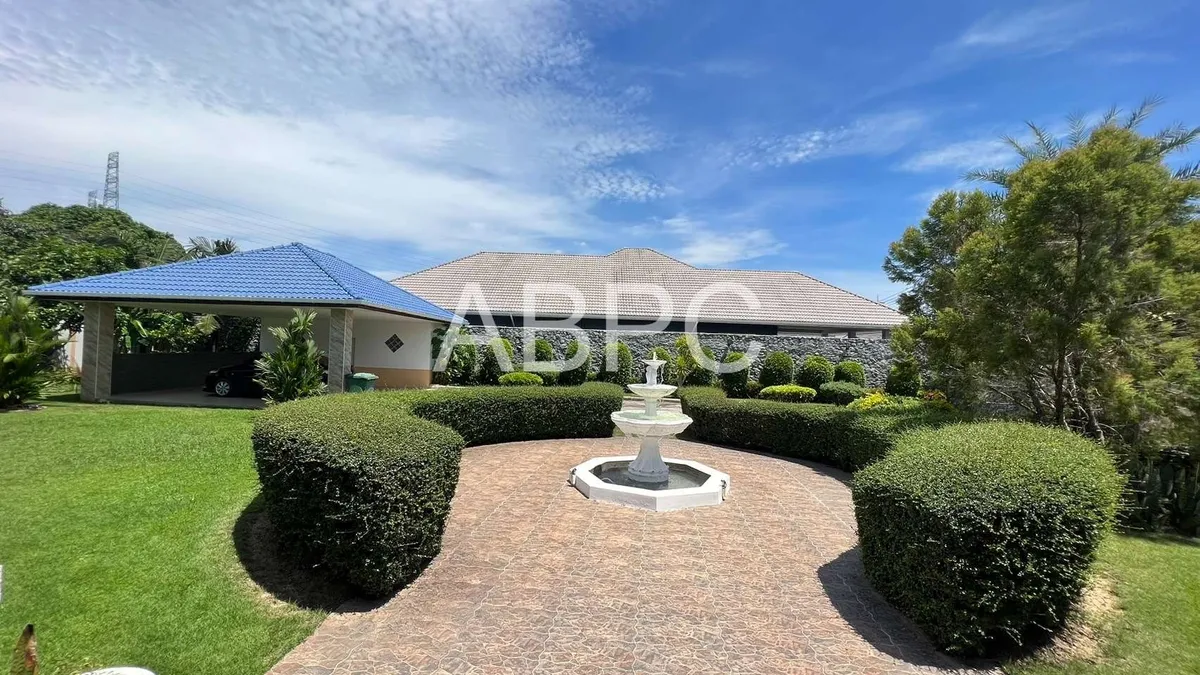Spacious 4 Bedroom house with Private pool for Sale photo 3