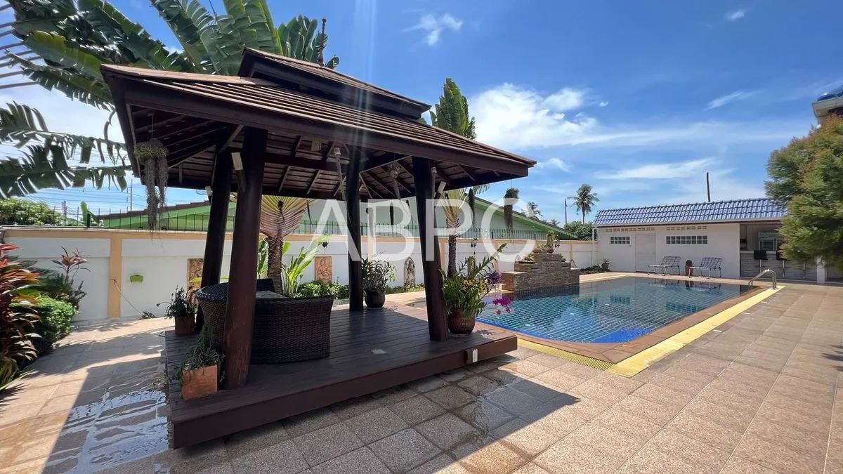 Spacious 4 Bedroom house with Private pool for Sale photo 10