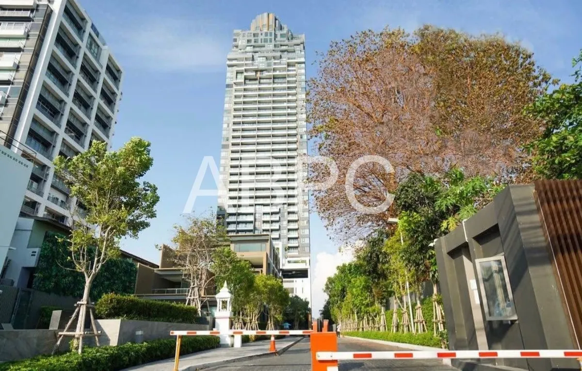 Aeras Beachfront Condominuim