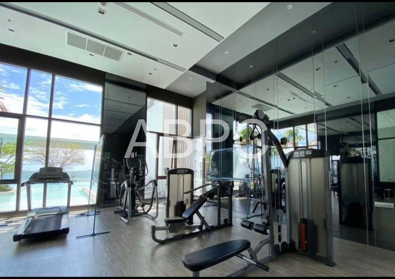 Aeras Beachfront Condominuim photo 10