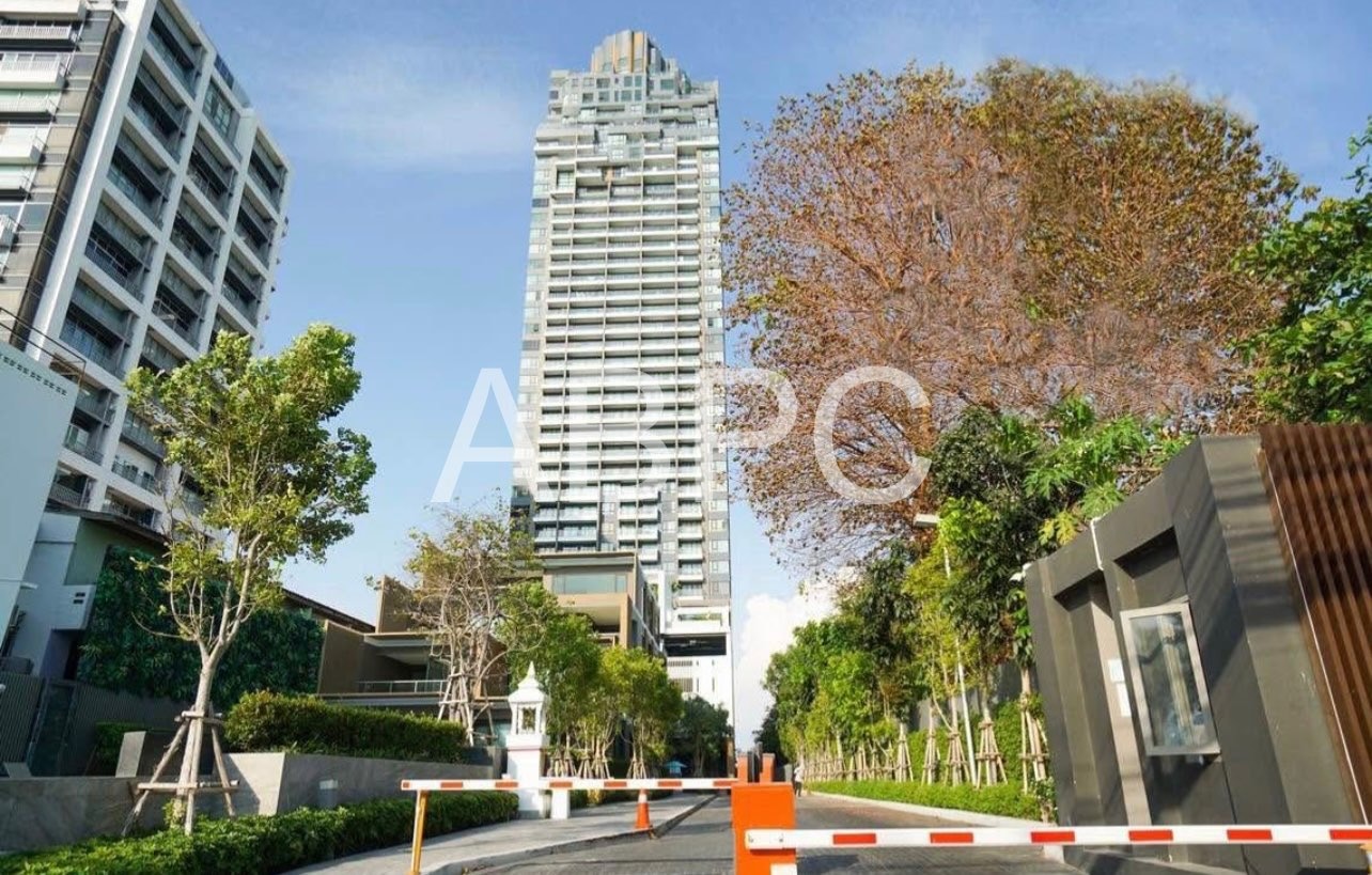 Aeras Beachfront Condominuim