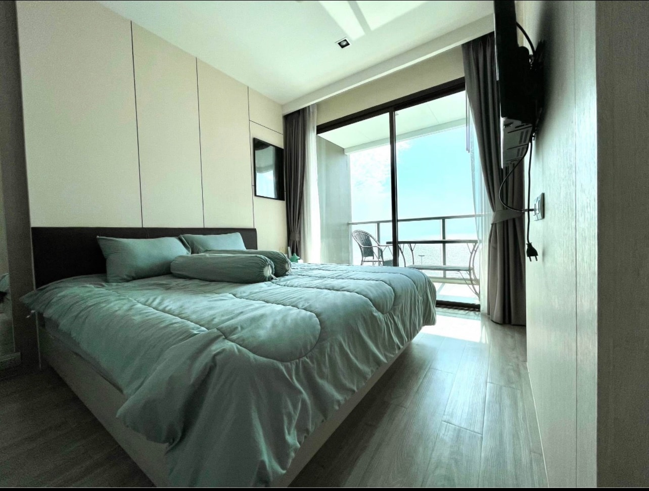Aeras Beachfront Condominuim photo 16