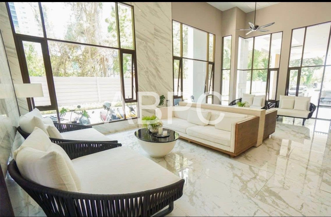 Aeras Beachfront Condominuim photo 9