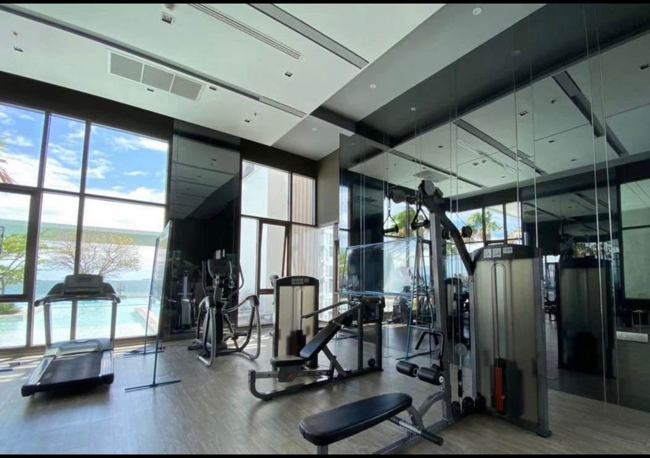 Aeras Beachfront Condominuim photo 19
