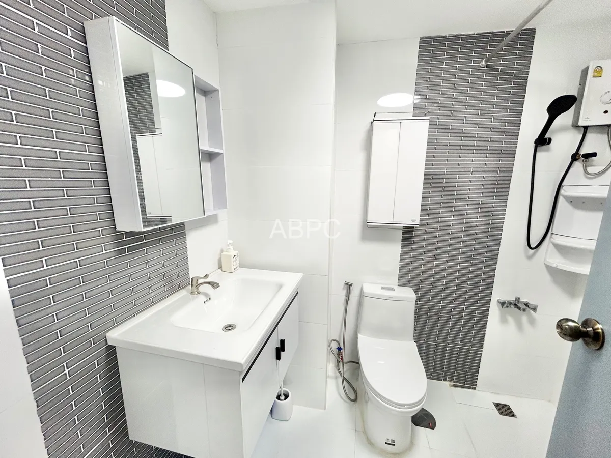 Studio Condo For Sale In Jomtien photo 8