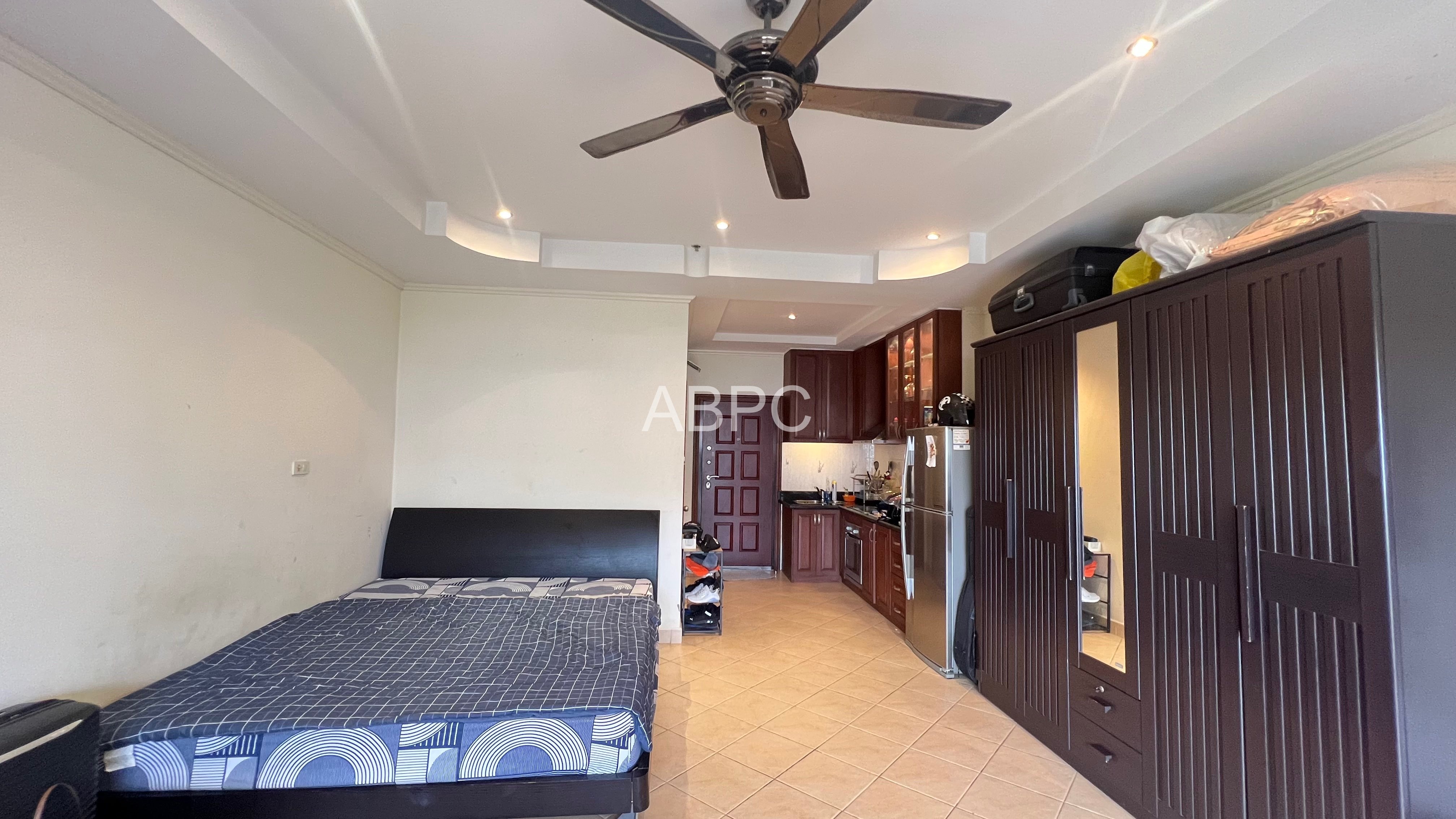 Beachfront Ocean View Studio Condo In Pratumnak photo 5