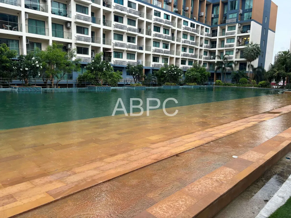Renovated Pool Access 1 Bed 1 Bath Condo in Jomtien