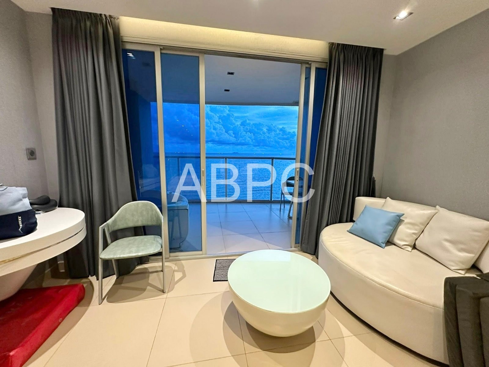 Ocean View Condo For sale And Rent in Prahtamnak photo 8
