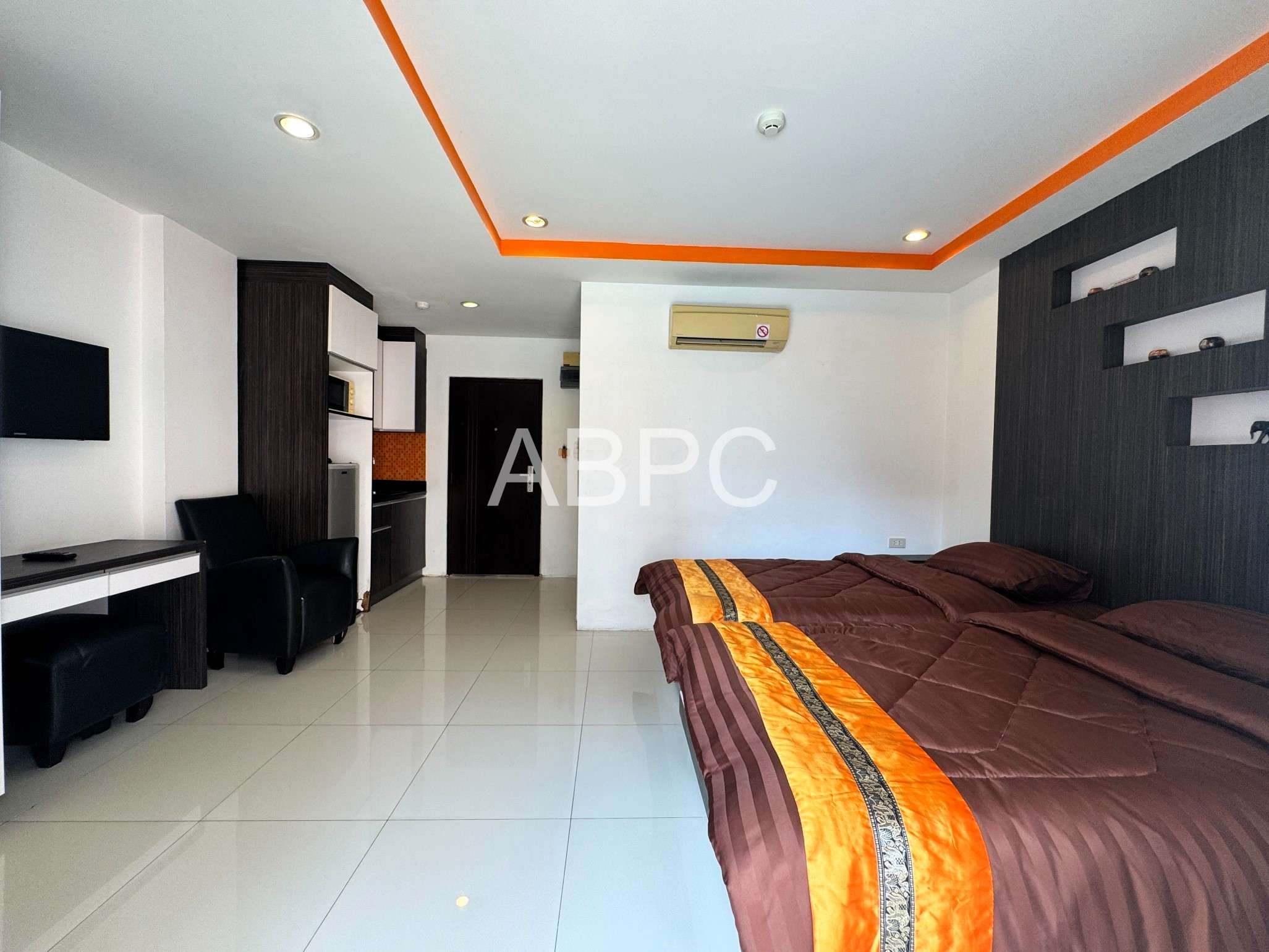 Renovated Pool View Studio Condo In Pratumnak photo 4