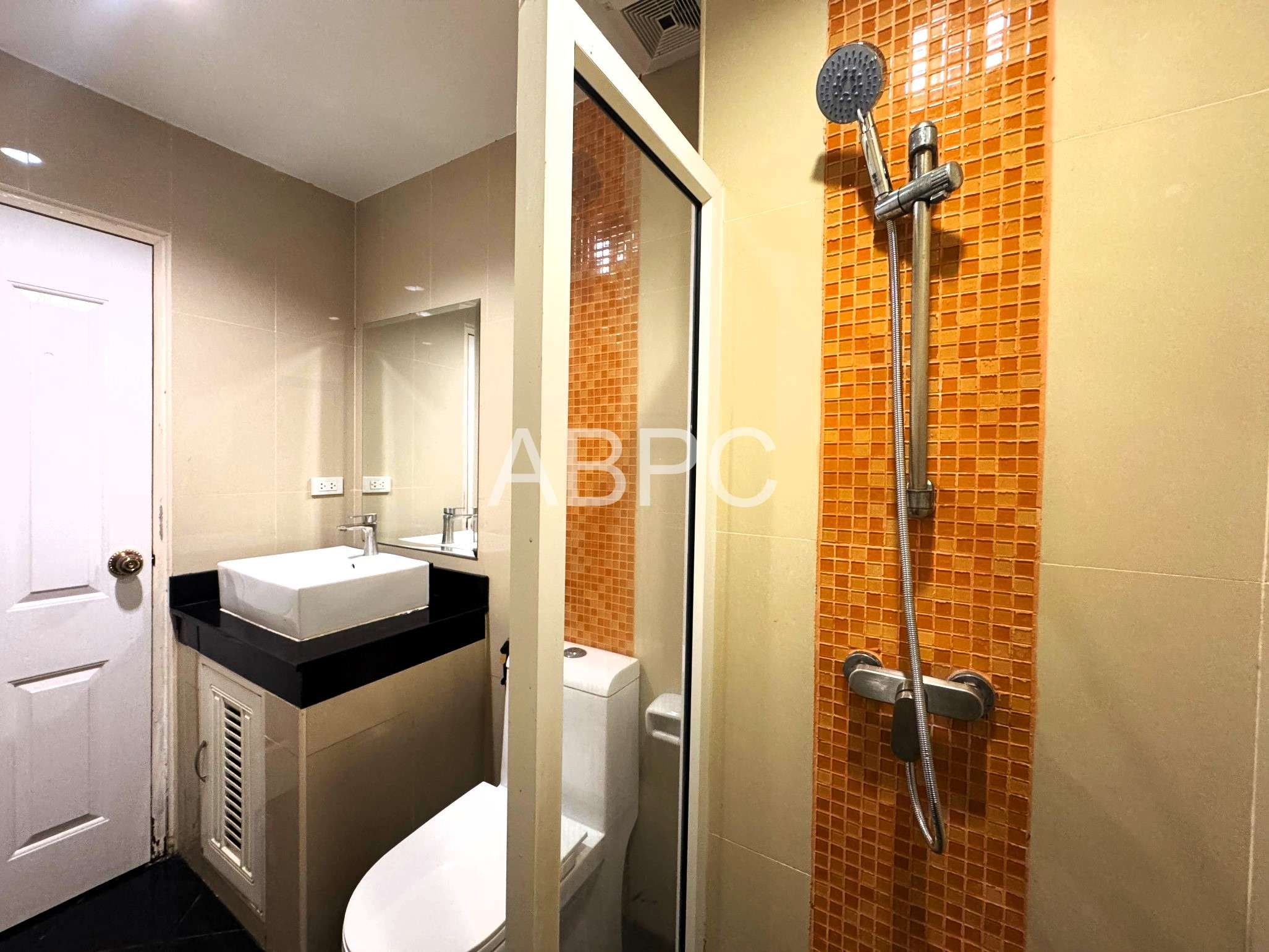 Renovated Pool View Studio Condo In Pratumnak photo 8