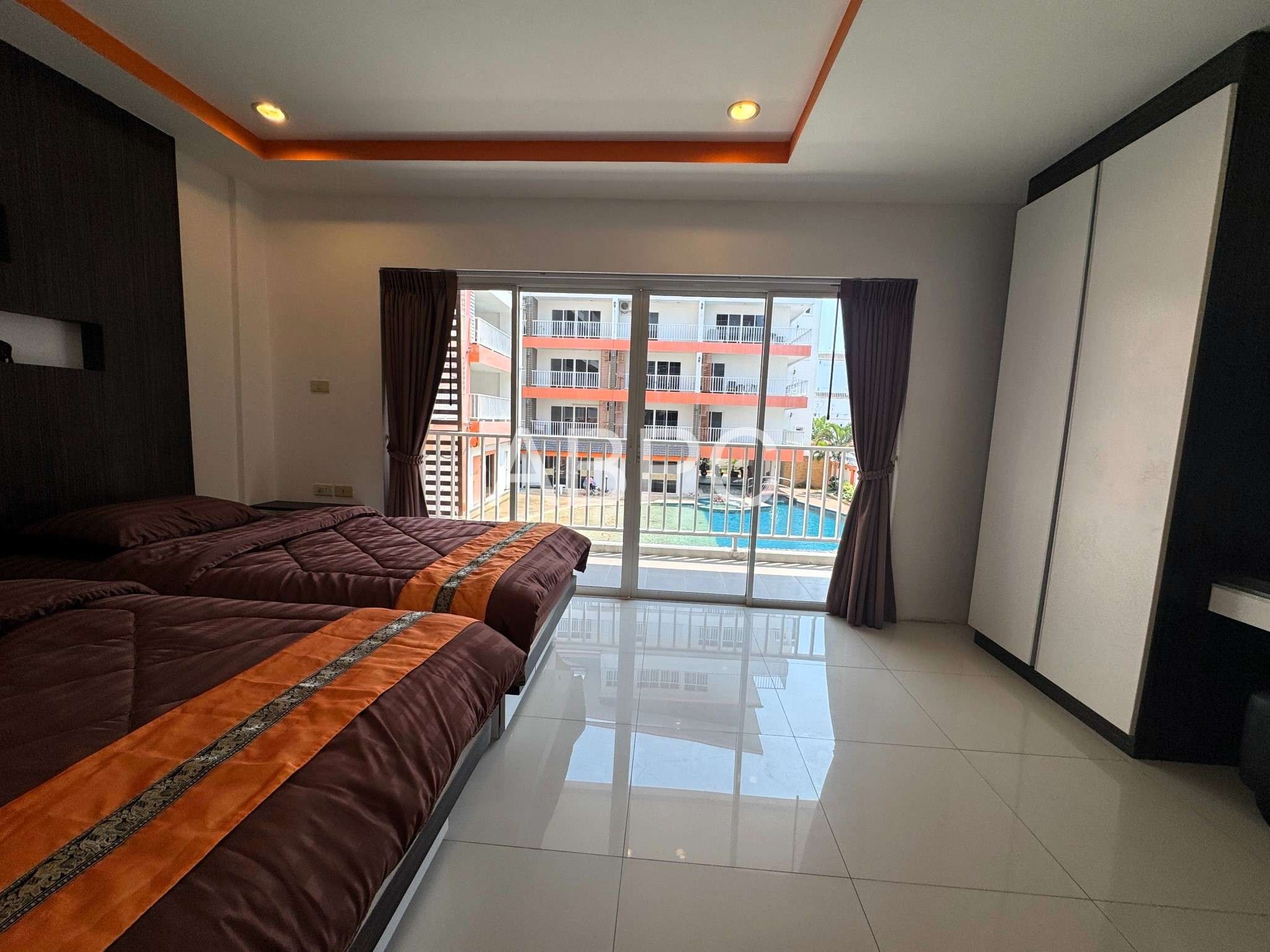 Renovated Pool View Studio Condo In Pratumnak photo 3