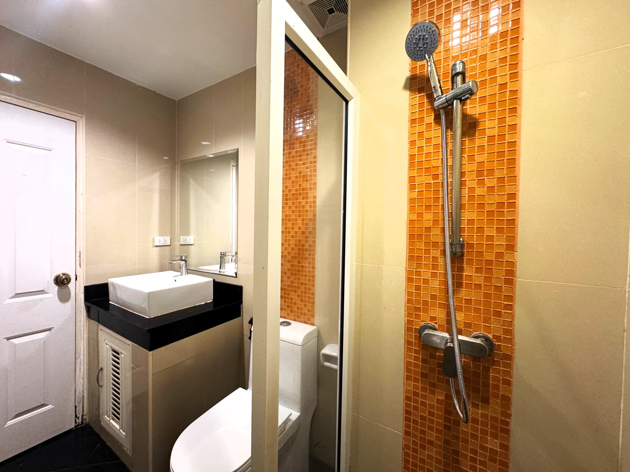 Renovated Pool View Studio Condo In Pratumnak photo 14