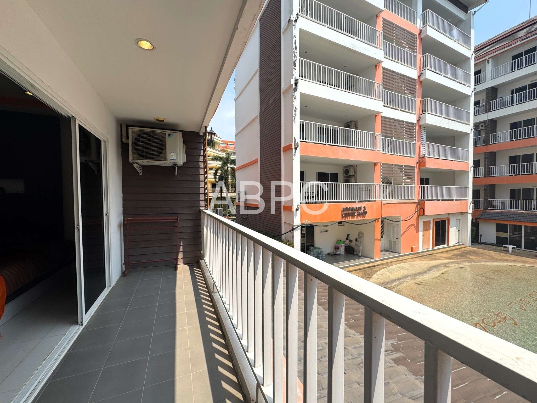 Renovated Pool View Studio Condo In Pratumnak photo 6