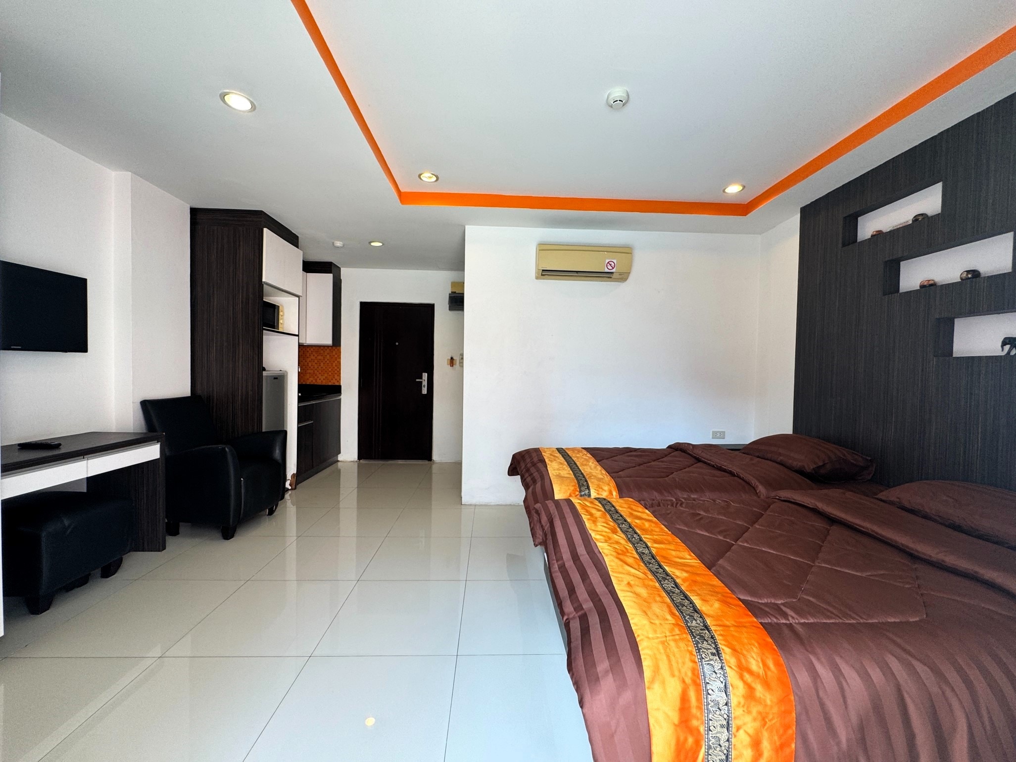 Renovated Pool View Studio Condo In Pratumnak photo 11