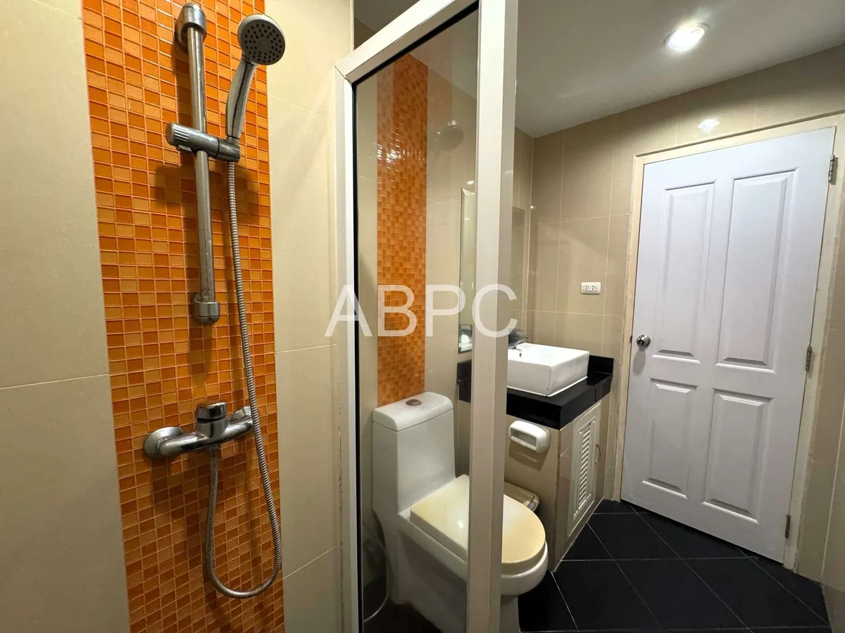 Like New Pool View Studio Condo In Pratumnak photo 4