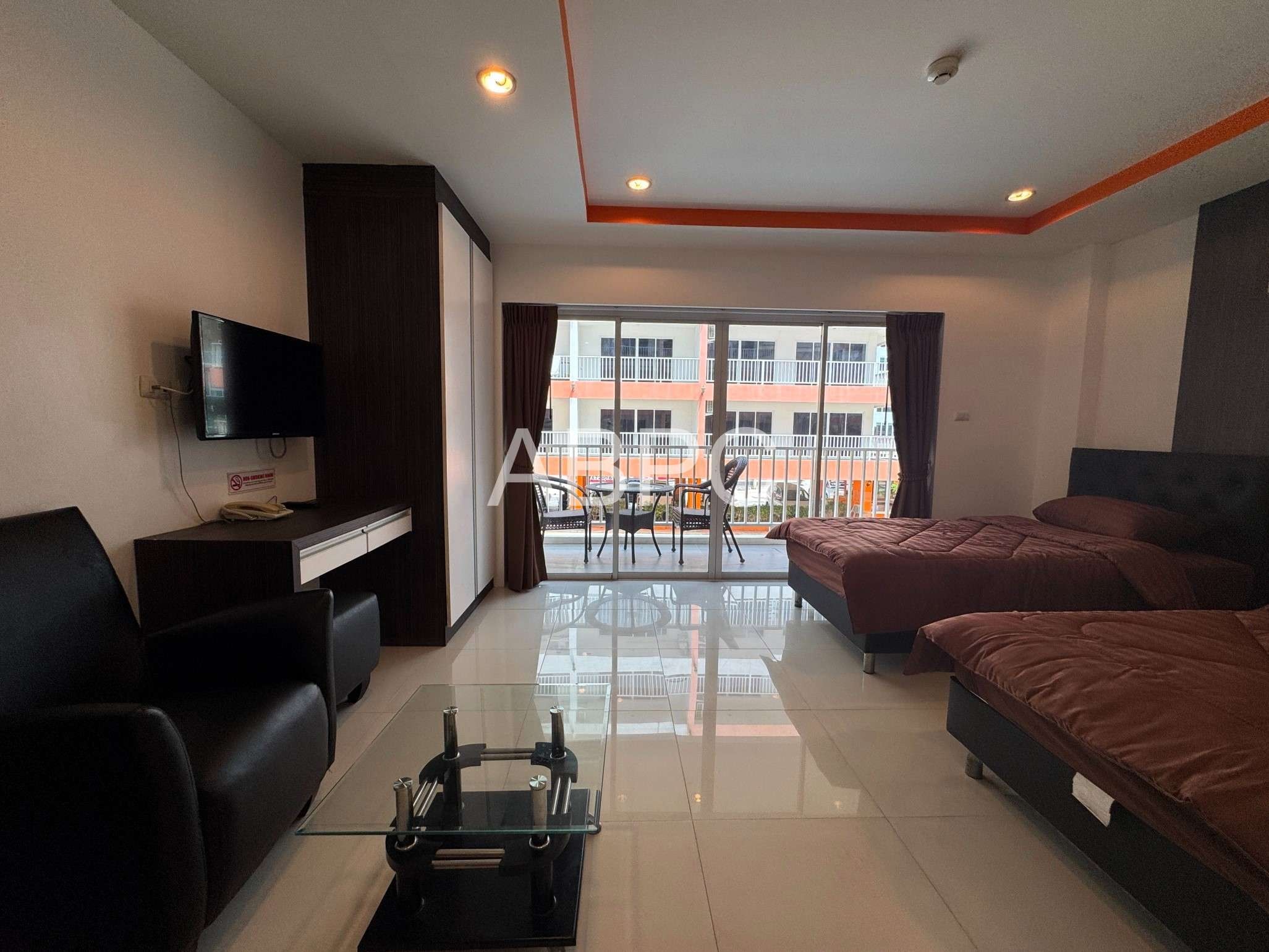 Like New Pool View Studio Condo In Pratumnak photo 3
