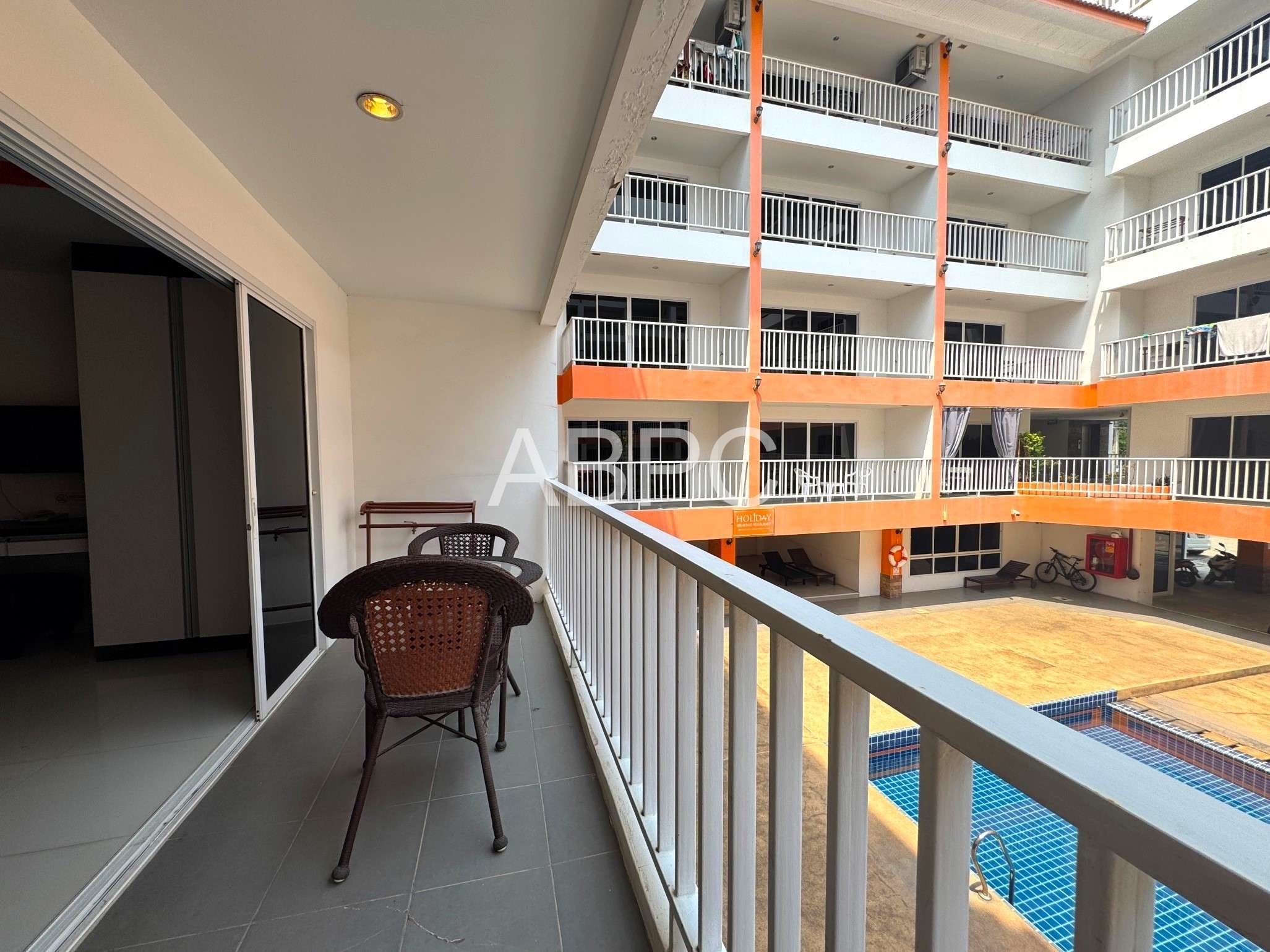 Like New Pool View Studio Condo In Pratumnak photo 6