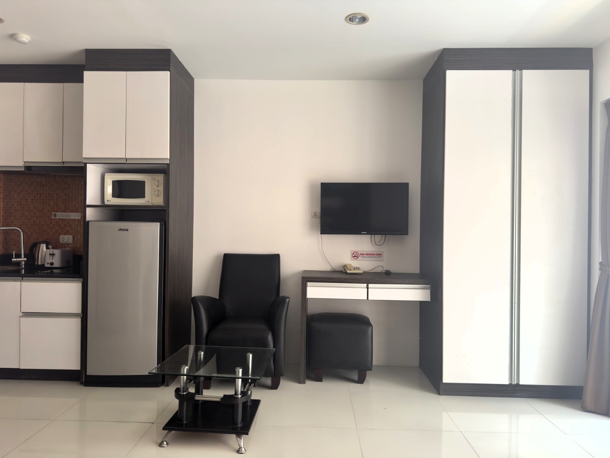Like New Pool View Studio Condo In Pratumnak photo 10