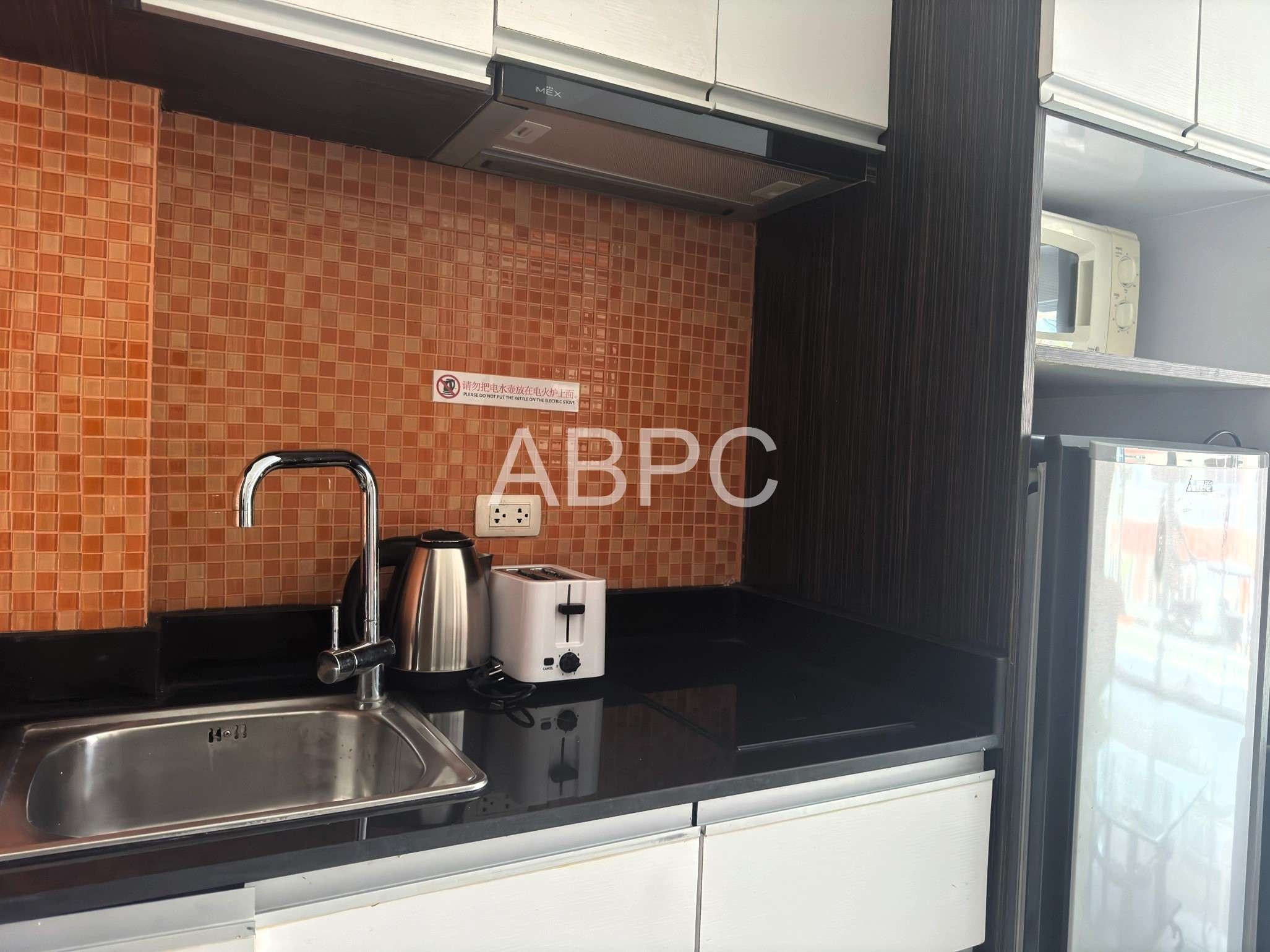 Like New Pool View Studio Condo In Pratumnak photo 7