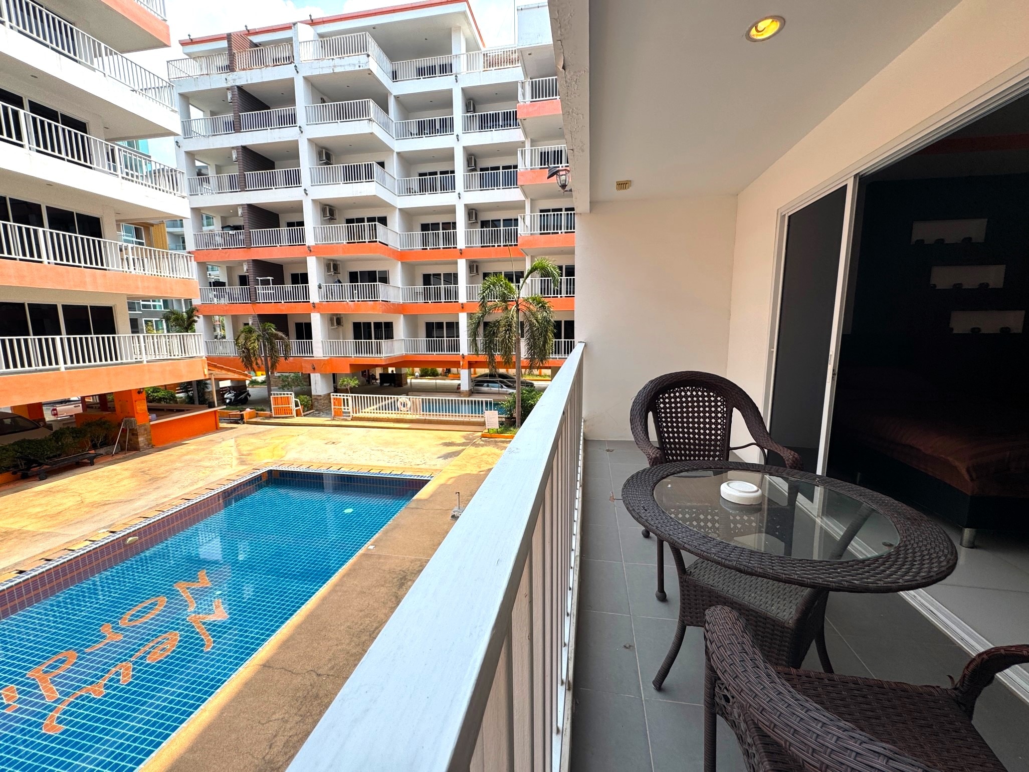 Like New Pool View Studio Condo In Pratumnak photo 9