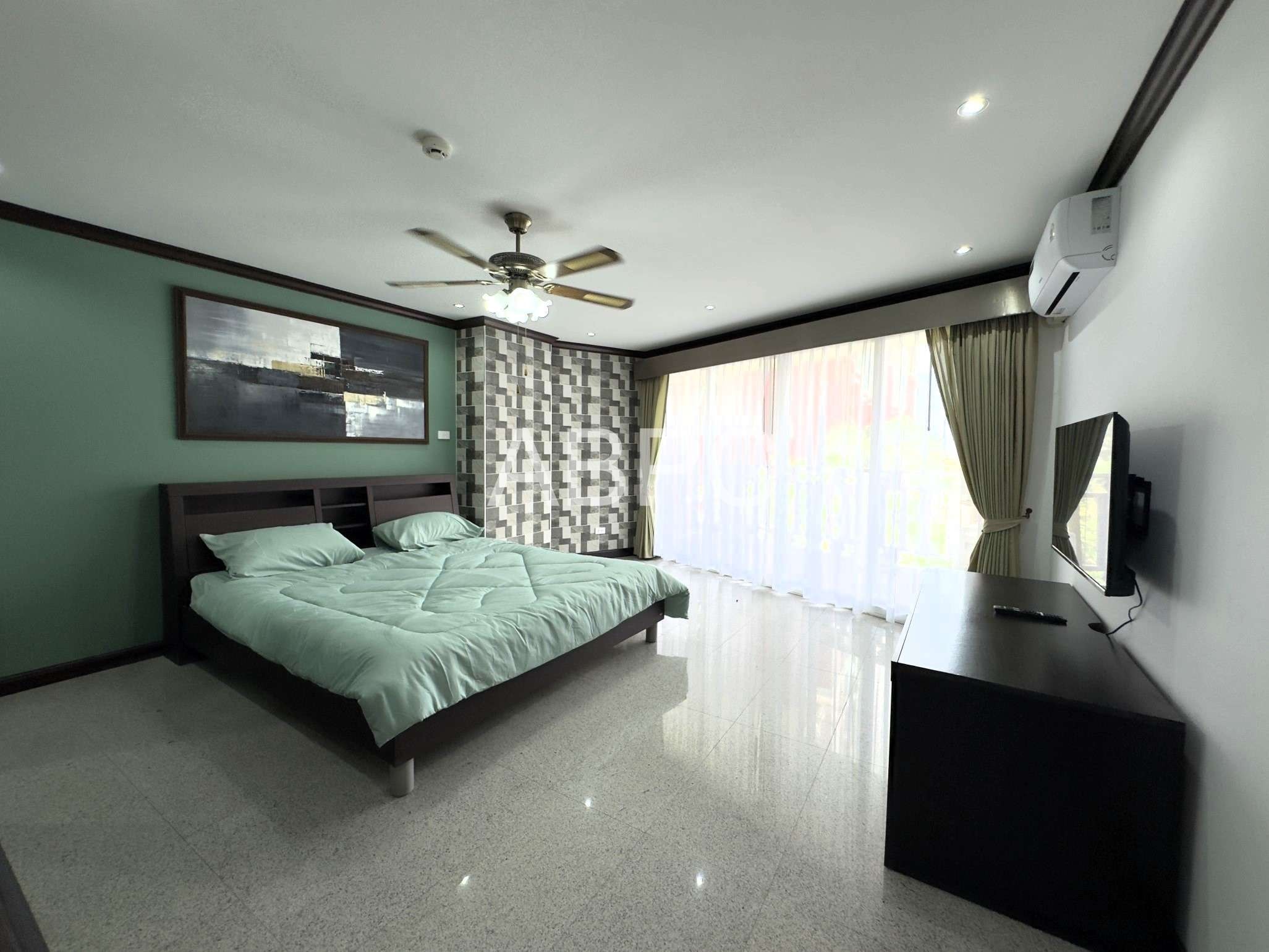 Beautiful large 2 bedrooms 2 bathrooms for Rent and Sale in Jomtien photo 16