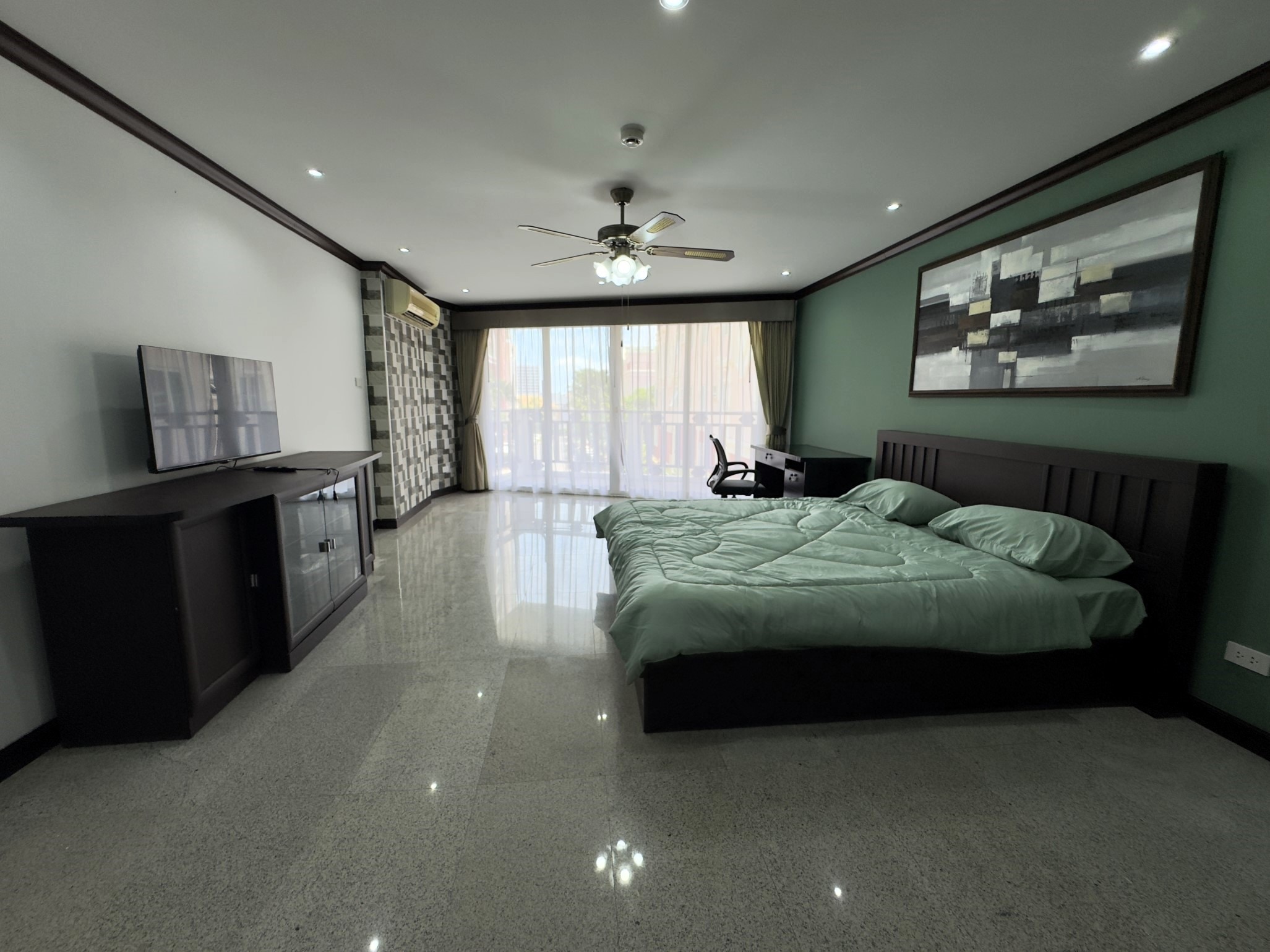 Beautiful large 2 bedrooms 2 bathrooms for Rent and Sale in Jomtien photo 30