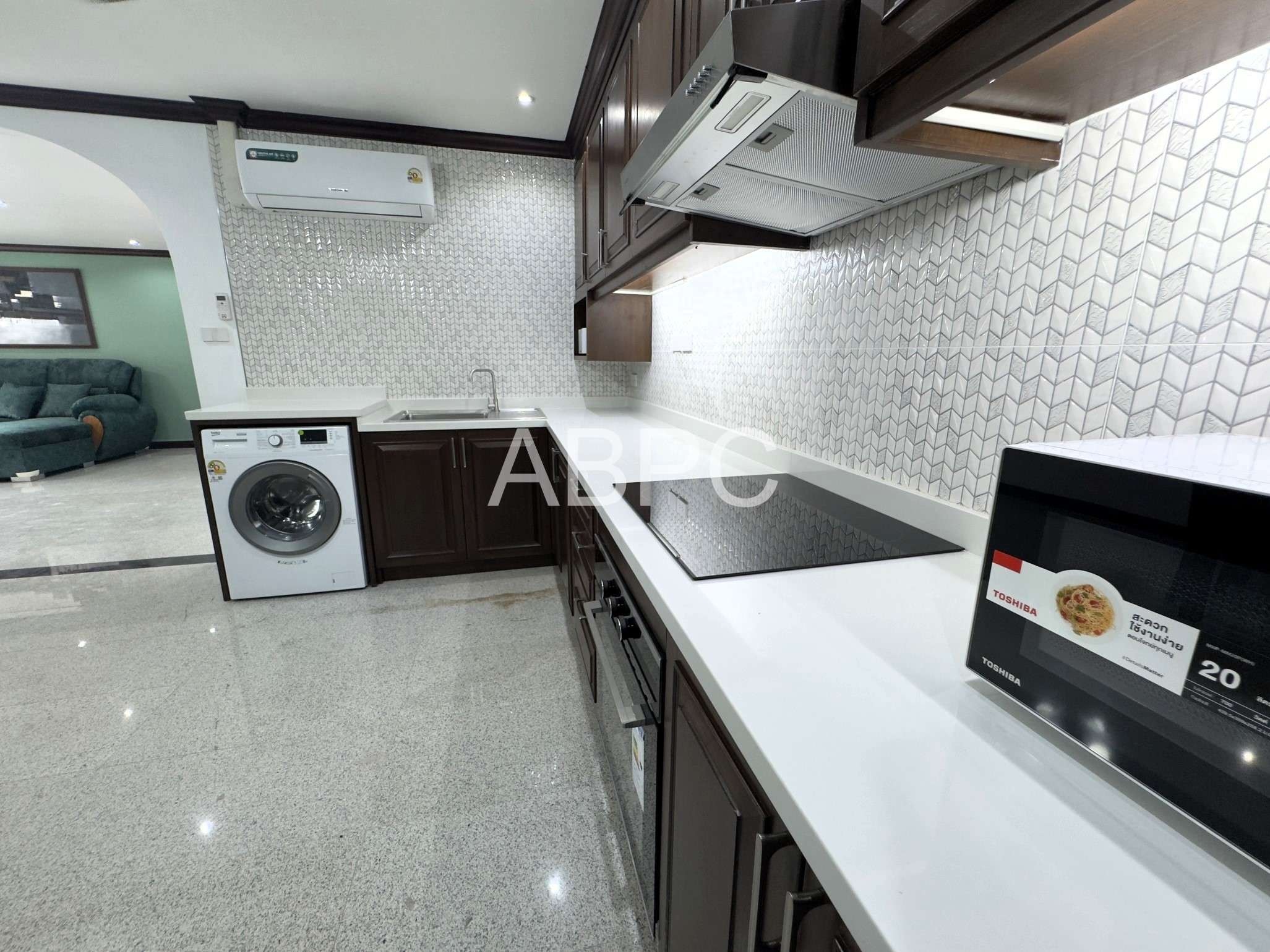 Beautiful large 2 bedrooms 2 bathrooms for Rent and Sale in Jomtien photo 7