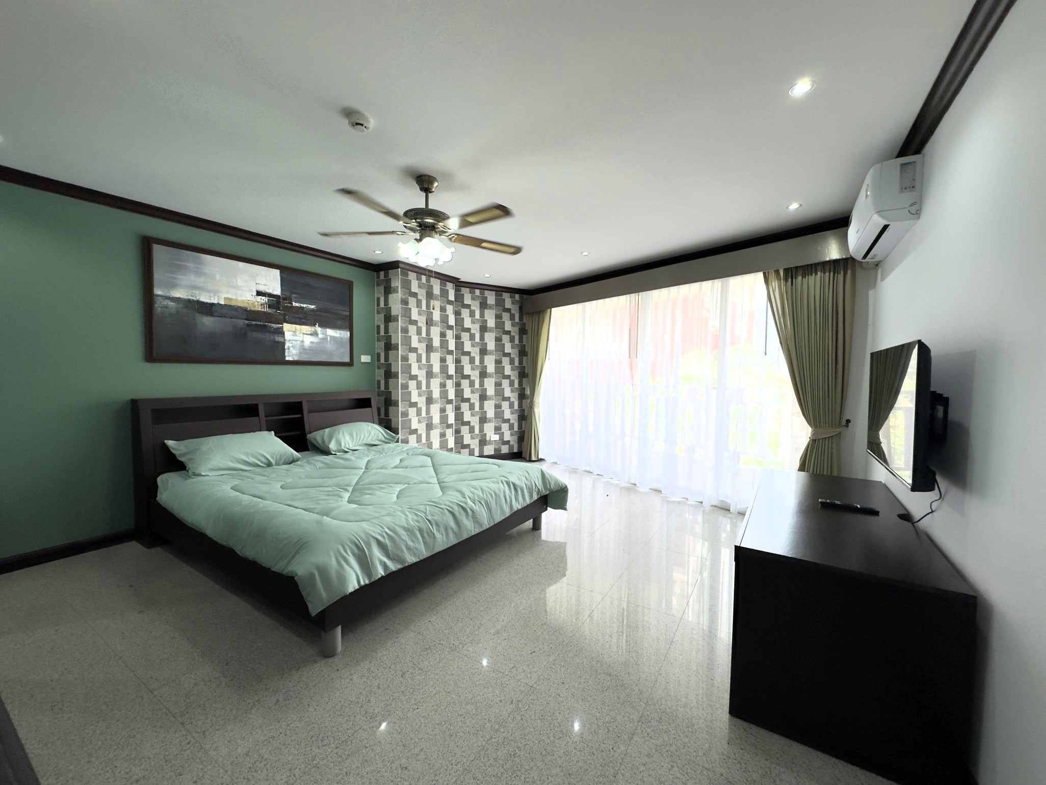 Beautiful large 2 bedrooms 2 bathrooms for Rent and Sale in Jomtien photo 23