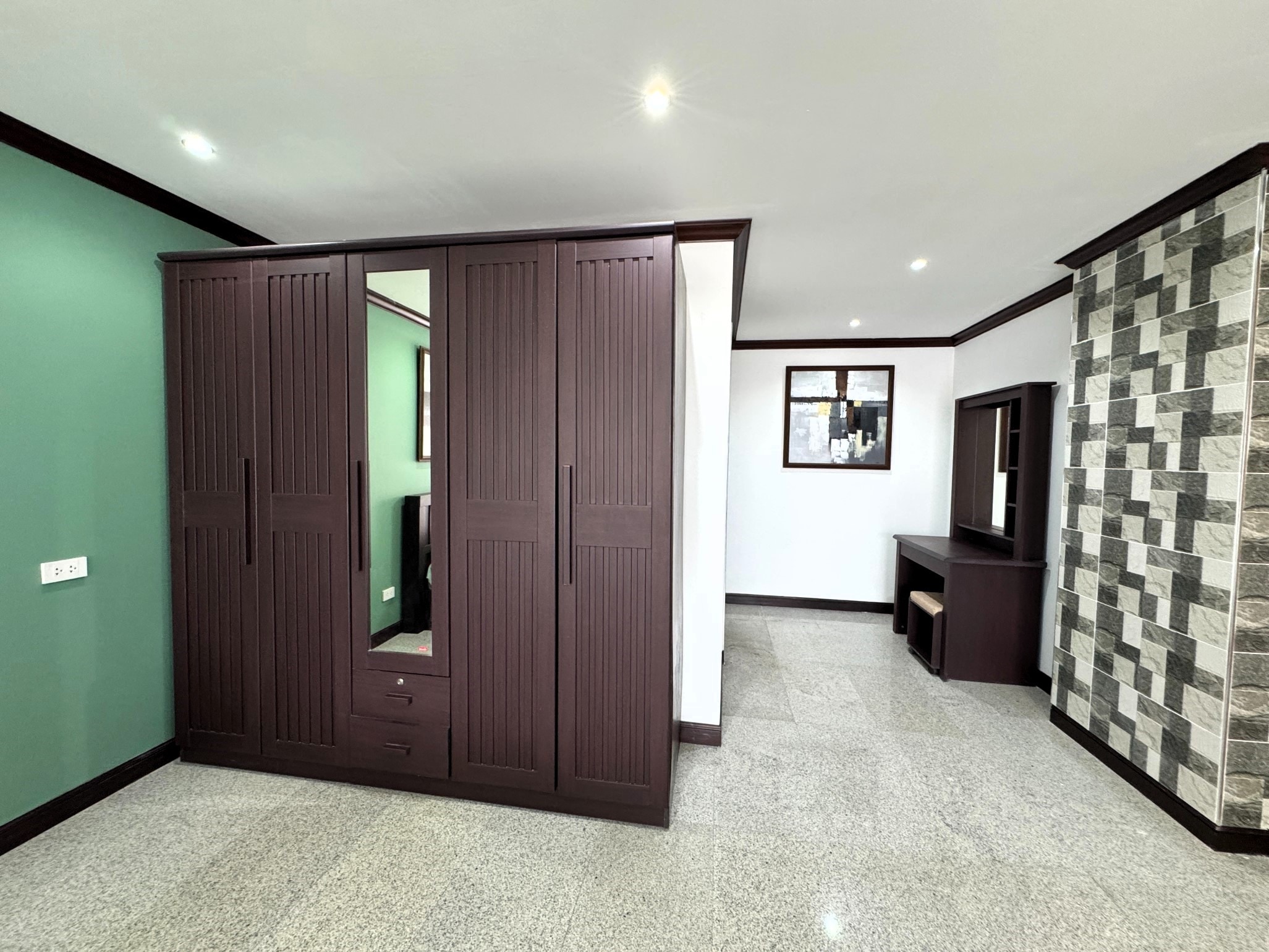 Beautiful large 2 bedrooms 2 bathrooms for Rent and Sale in Jomtien photo 27