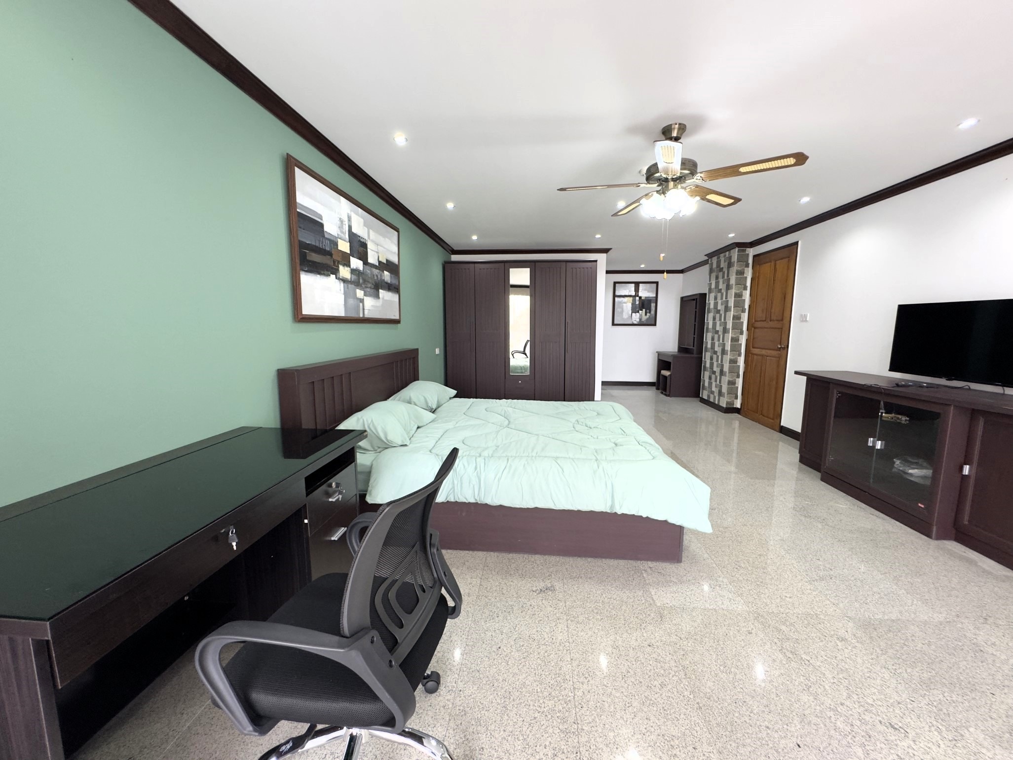 Beautiful large 2 bedrooms 2 bathrooms for Rent and Sale in Jomtien photo 29