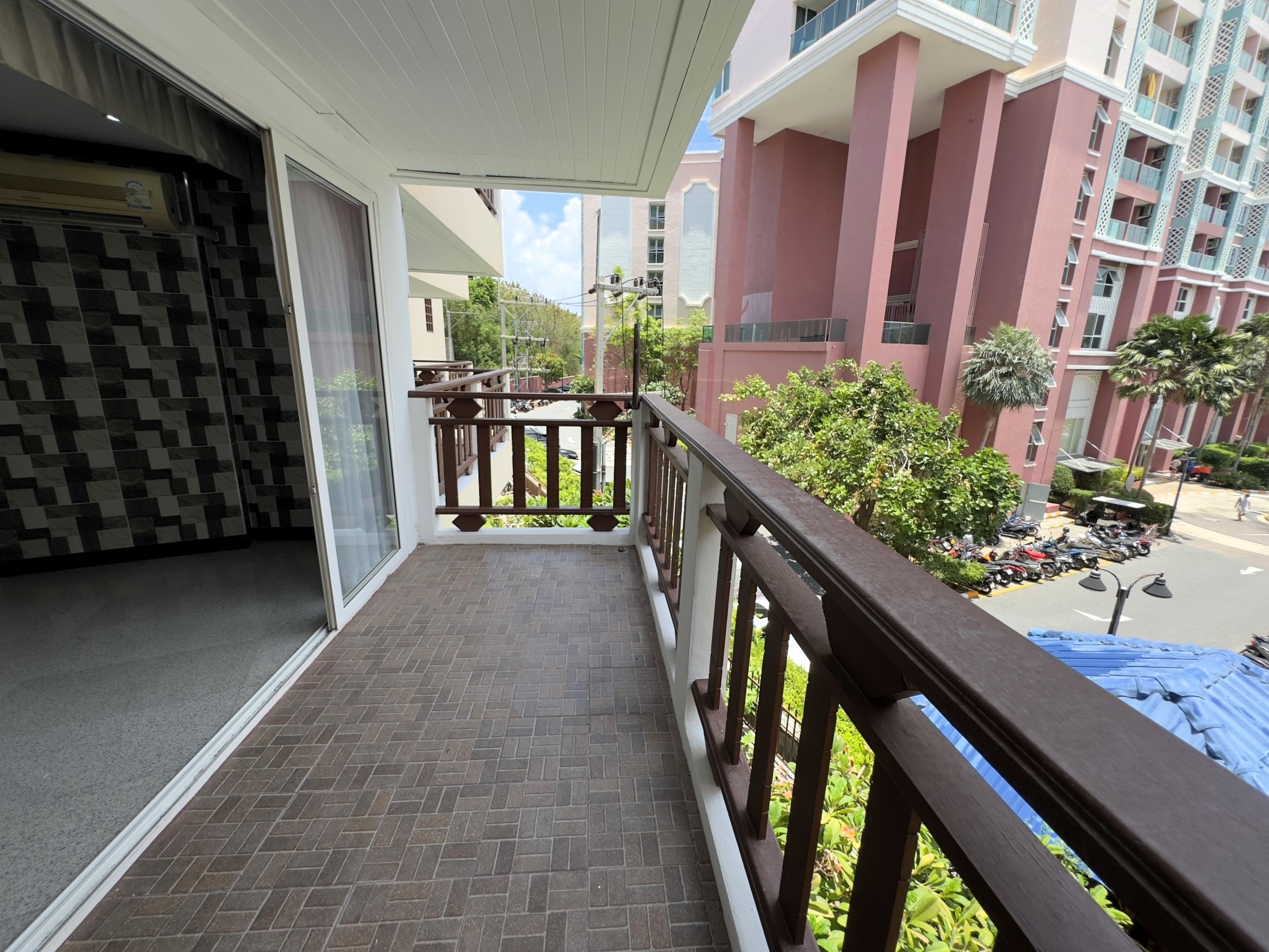Beautiful large 2 bedrooms 2 bathrooms for Rent and Sale in Jomtien photo 24