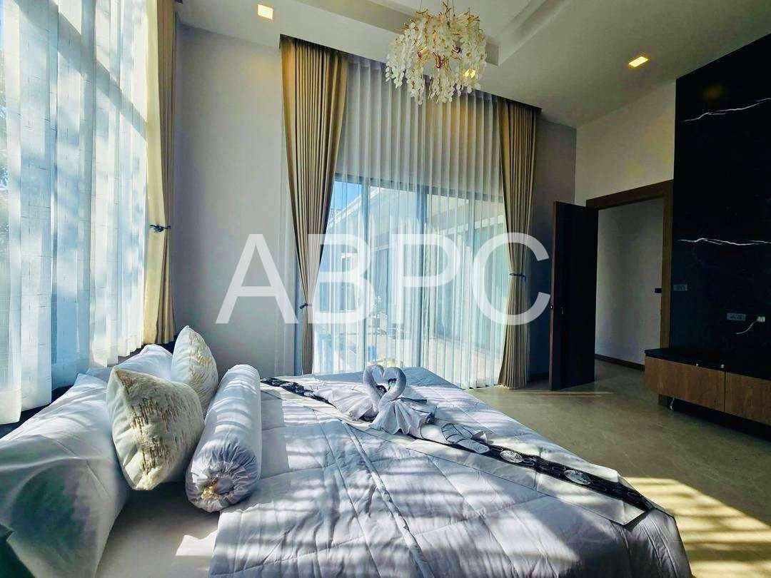 Brand New 3 Bed 4 Bath Pool Villa In East Pattaya photo 4