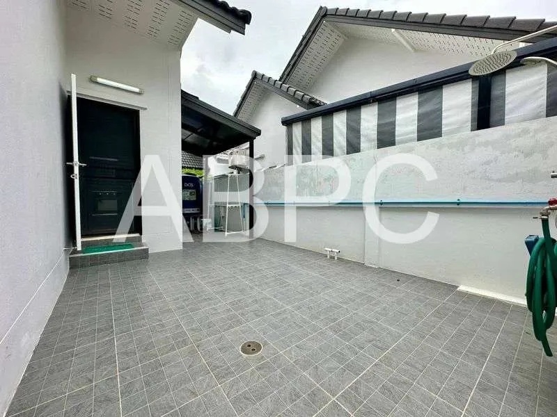 Like New Modern 3 Bed 2 Bath Pool Villa In East Pattaya photo 5
