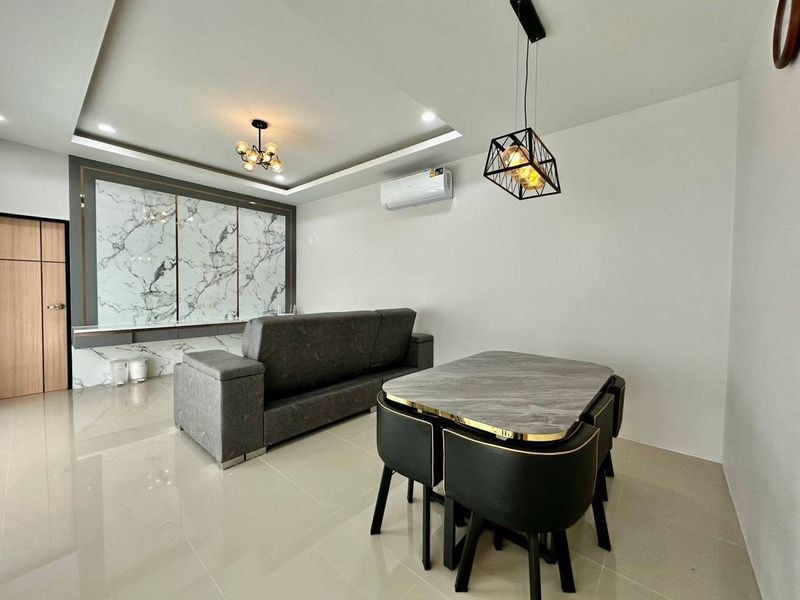 Like New Modern 3 Bed 2 Bath Pool Villa In East Pattaya photo 26