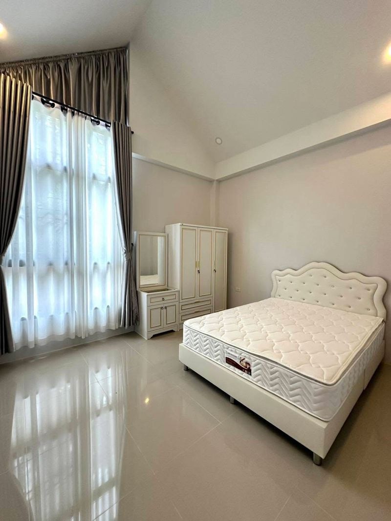 Like New Modern 3 Bed 2 Bath Pool Villa In East Pattaya photo 21