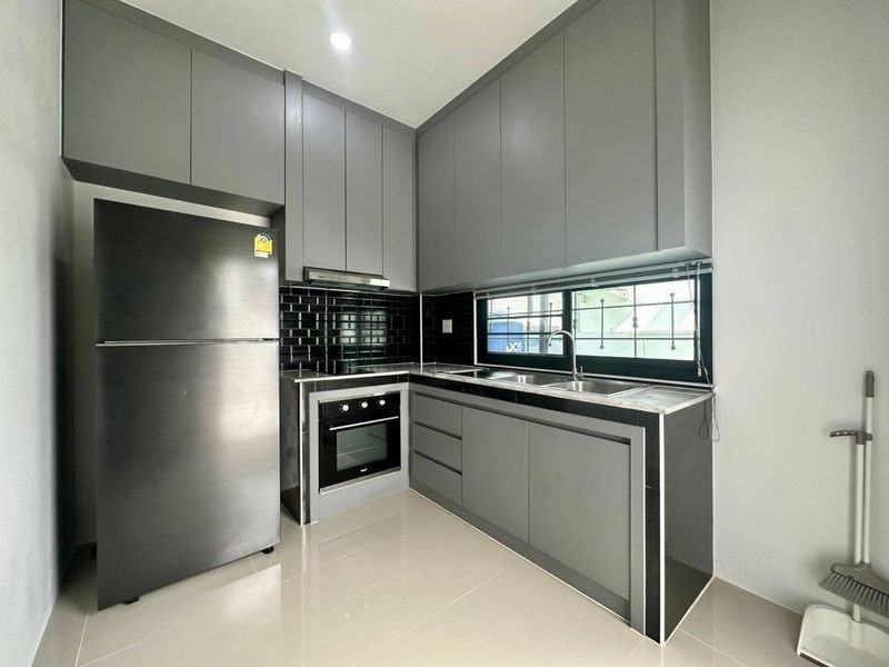 Like New Modern 3 Bed 2 Bath Pool Villa In East Pattaya photo 20