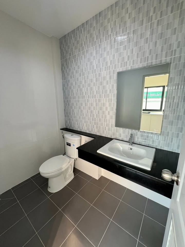 Brand New 3 Bed 2 Bath Townhouse In East Pattaya photo 21