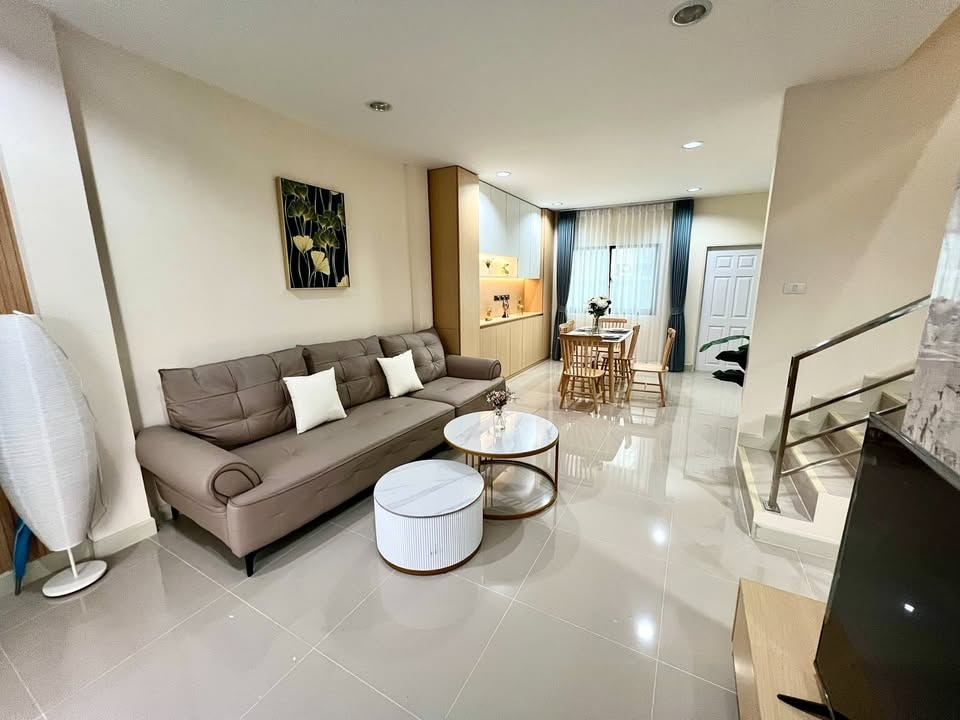 Brand New 3 Bed 2 Bath Townhouse In East Pattaya photo 25
