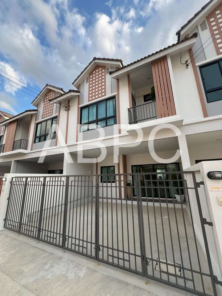 Brand New 3 Bed 2 Bath Townhouse In East Pattaya