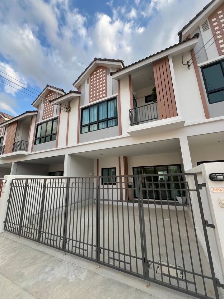 Brand New 3 Bed 2 Bath Townhouse In East Pattaya photo 27