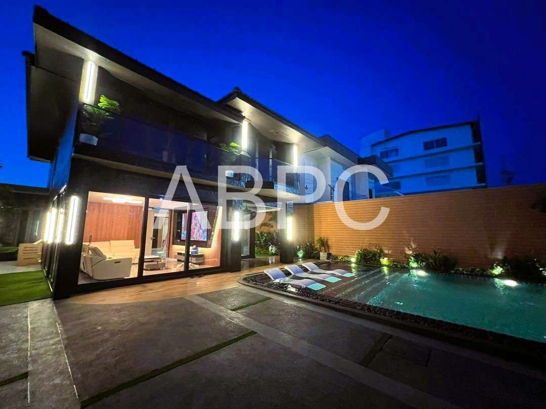 Brand New Modern Luxury 7 Bed 8 Bath Pool Villa In Jomtien photo 14