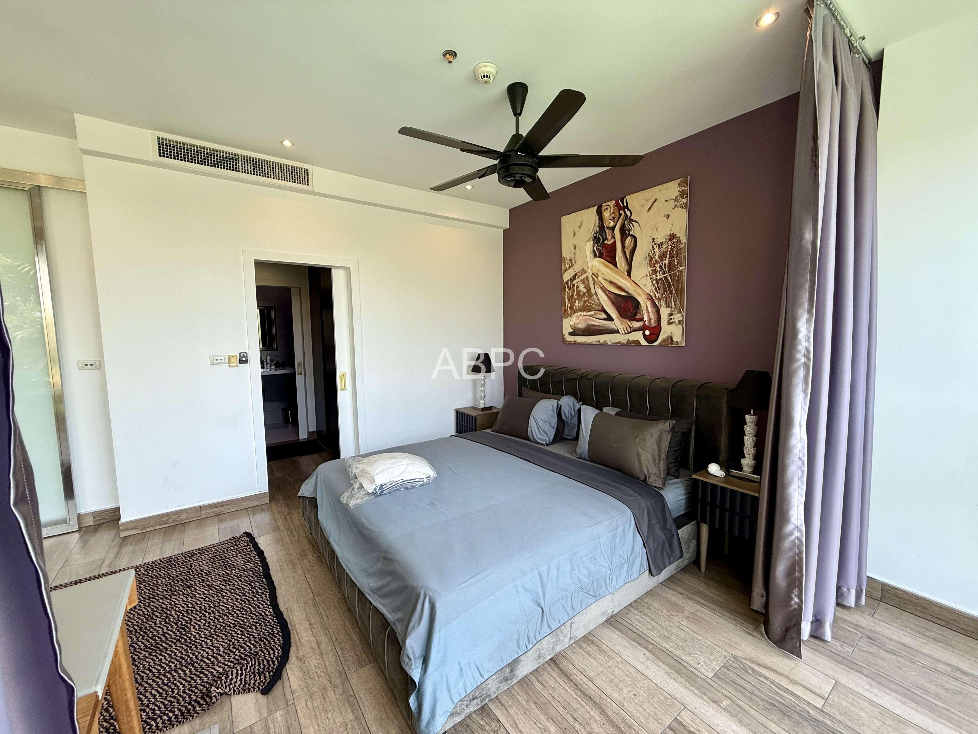 Beachfront Duplex 4 Bed 4 Bath Condo In Jomtien photo 13