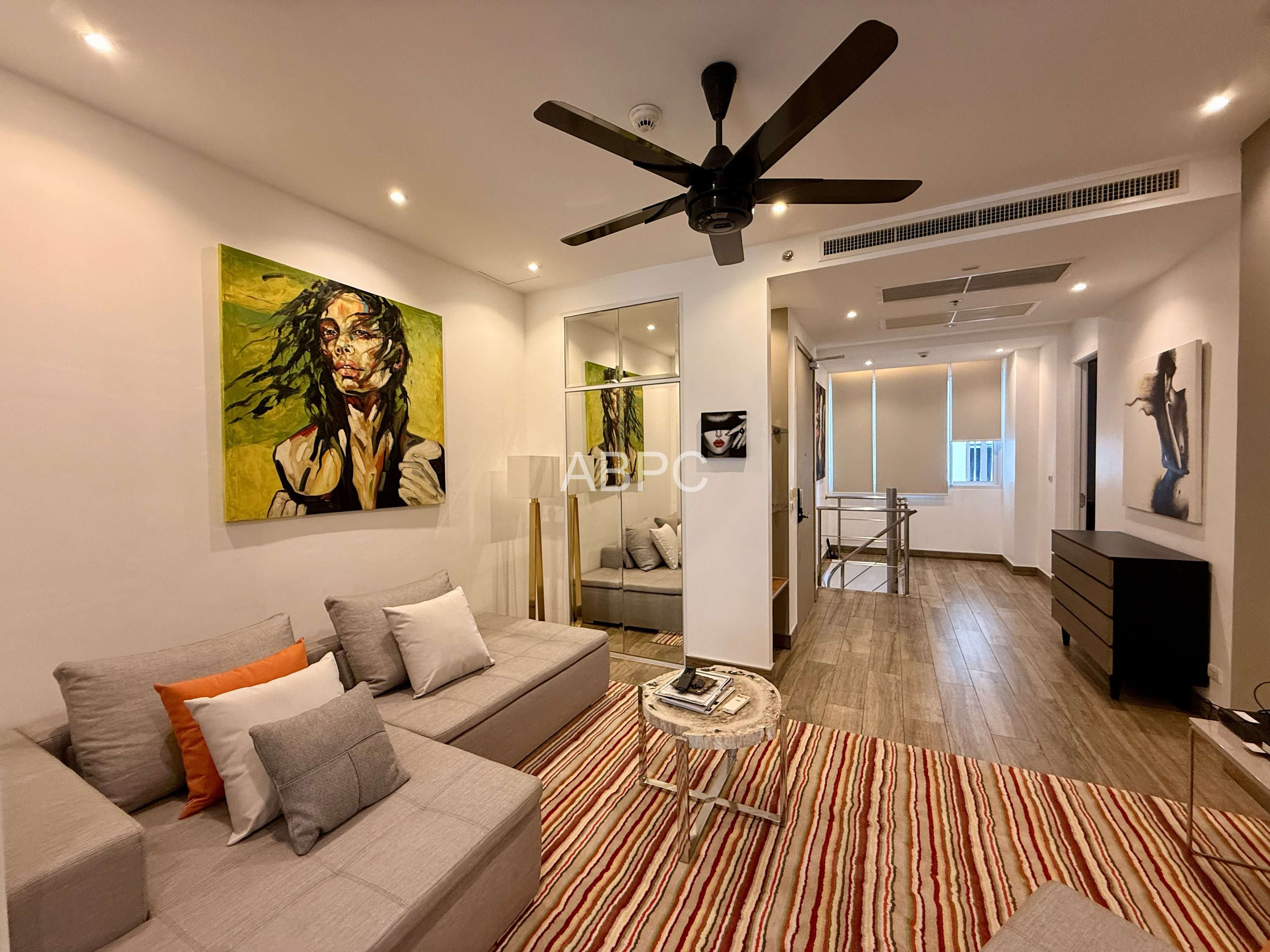 Beachfront Duplex 4 Bed 4 Bath Condo In Jomtien photo 15