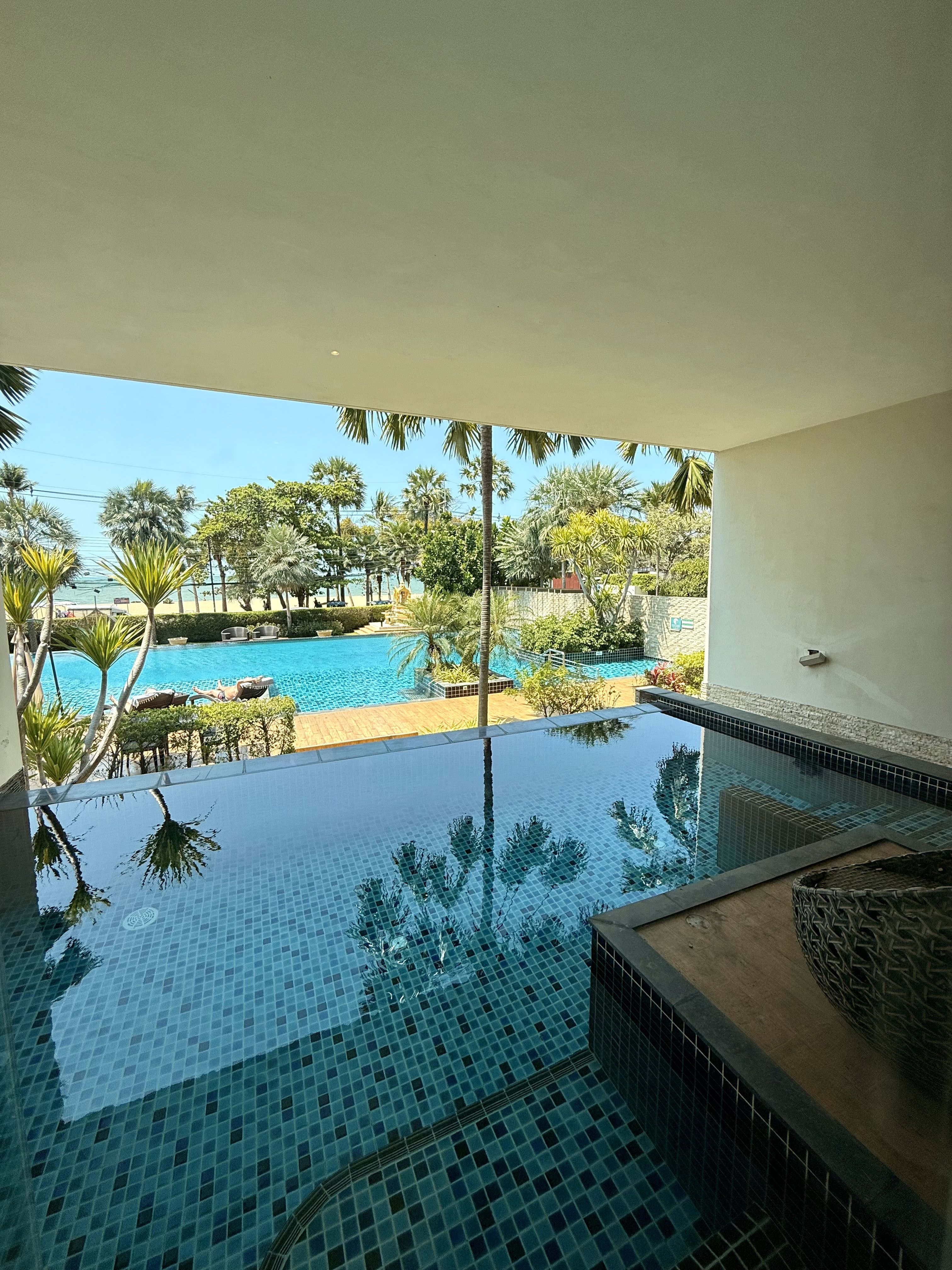 Beachfront Duplex 4 Bed 4 Bath Condo In Jomtien photo 24