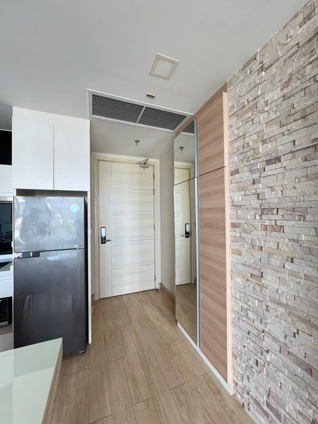 Beachfront Ocean View 1 Bed 1 Bath Condo In Jomtien photo 23