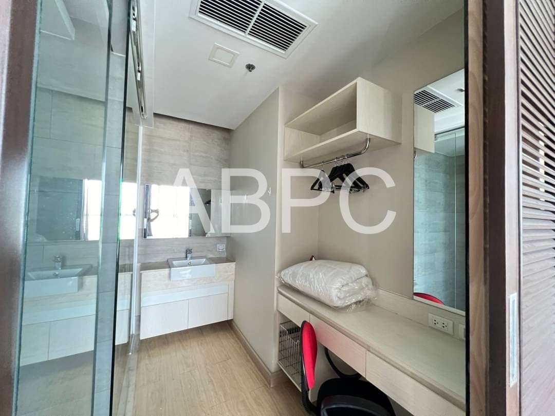 Beachfront Ocean View 1 Bed 1 Bath Condo In Jomtien photo 2