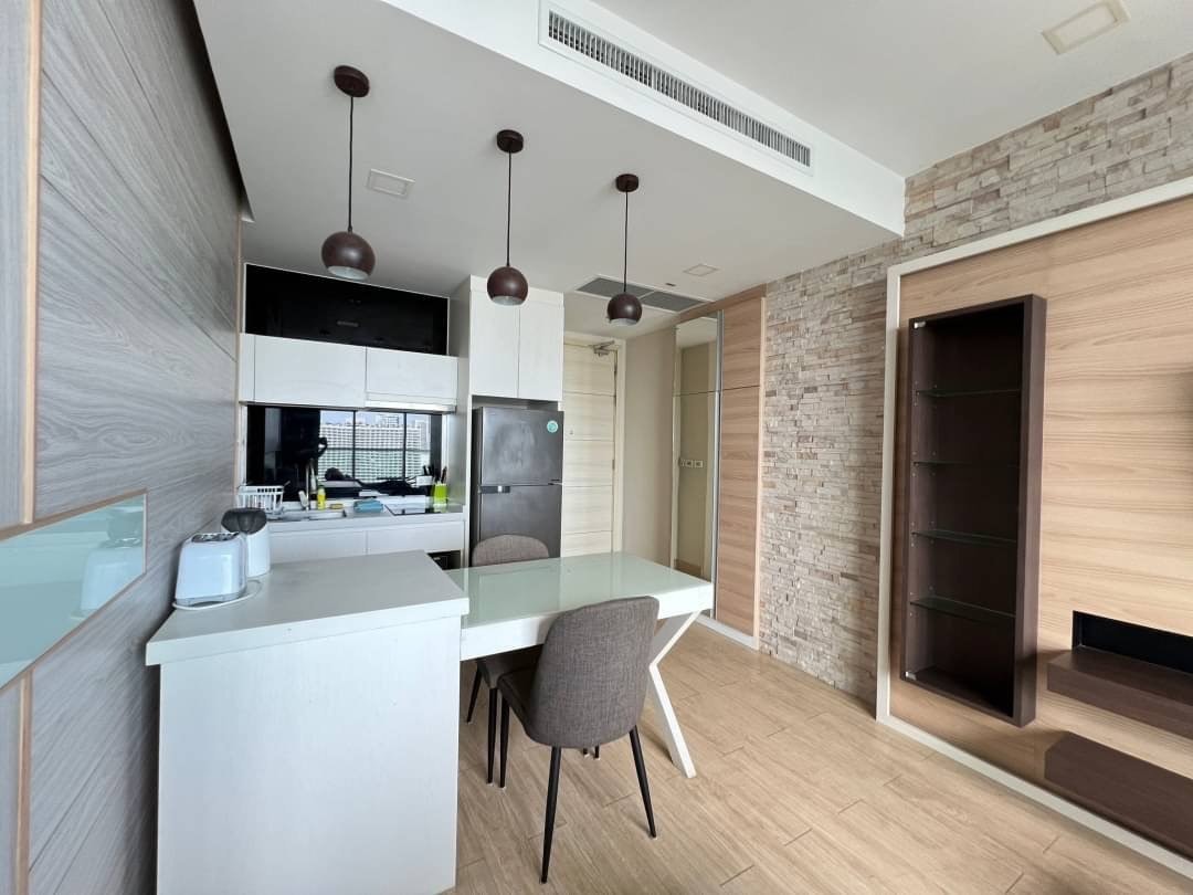 Beachfront Ocean View 1 Bed 1 Bath Condo In Jomtien photo 13